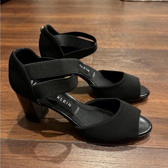 Ann Klein NWOT Iflex block heel Shoes with elastic straps & cushioned soles. - Picture 2 of 6